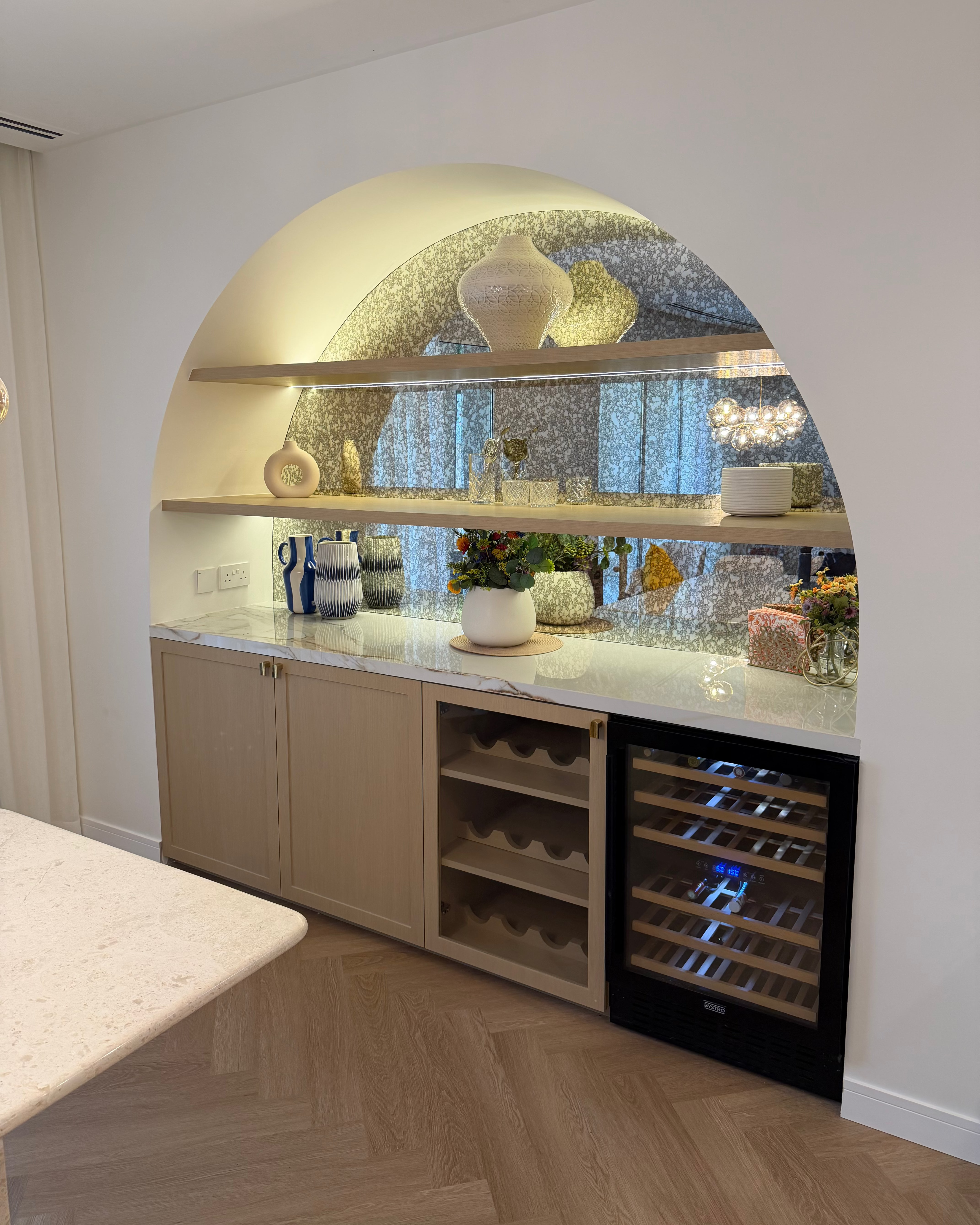 Oxshott Arch Bar Unit