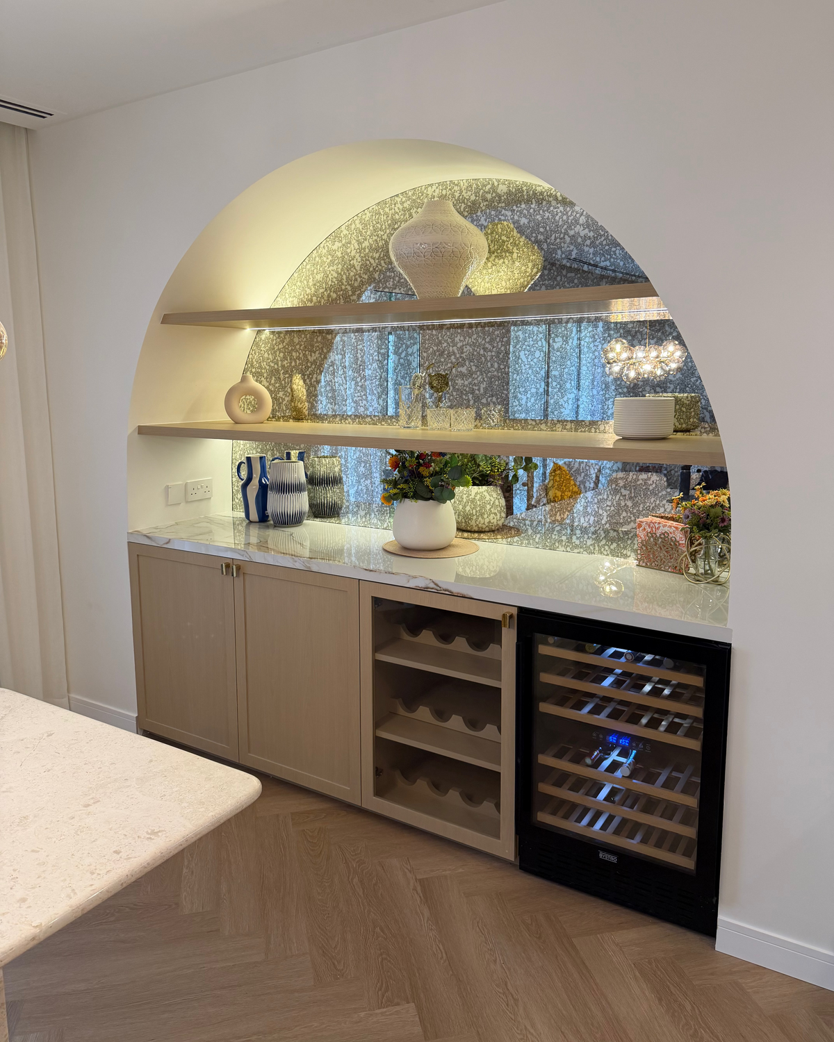 Oxshott Arch Bar Unit