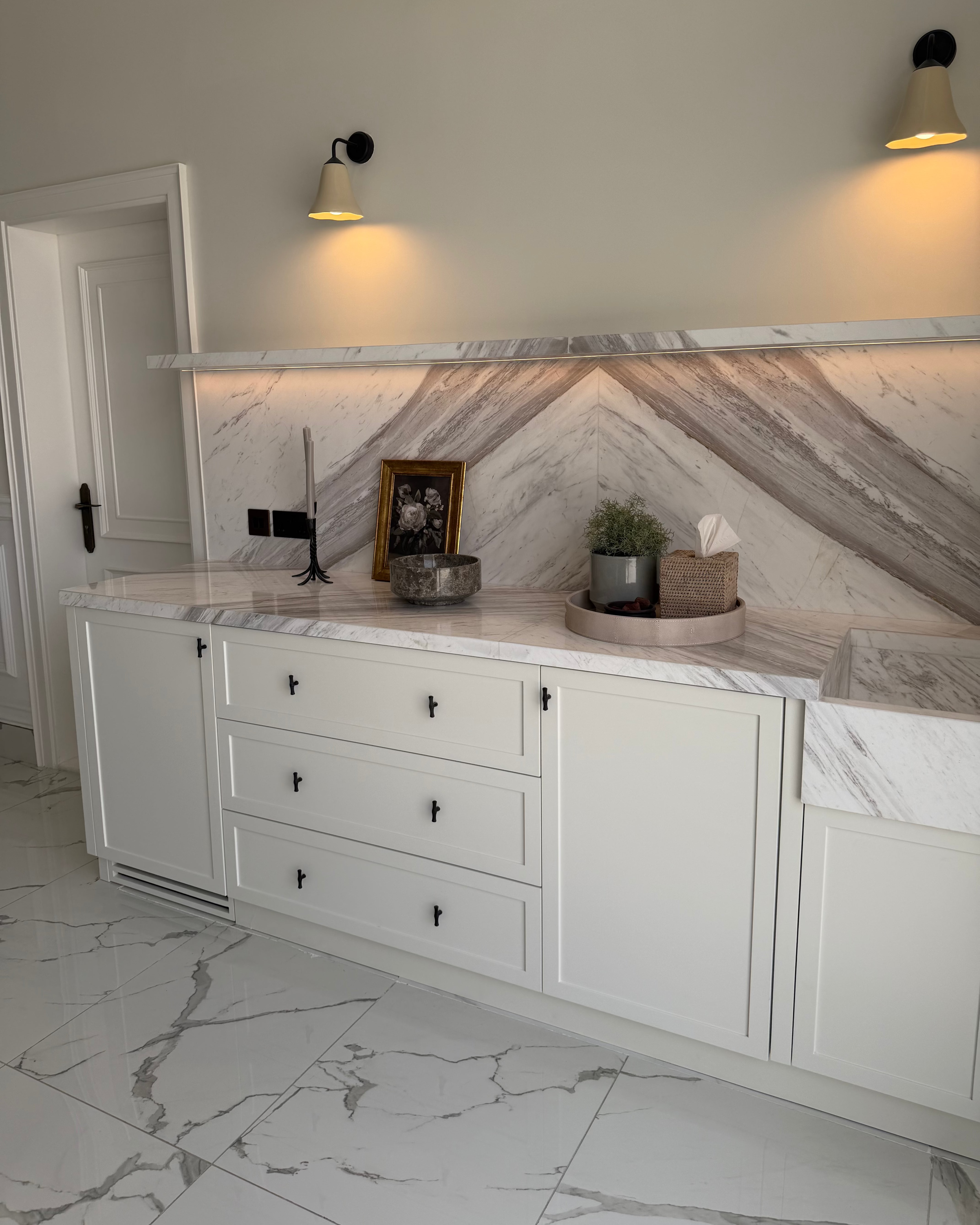 Cheshire Bar Unit