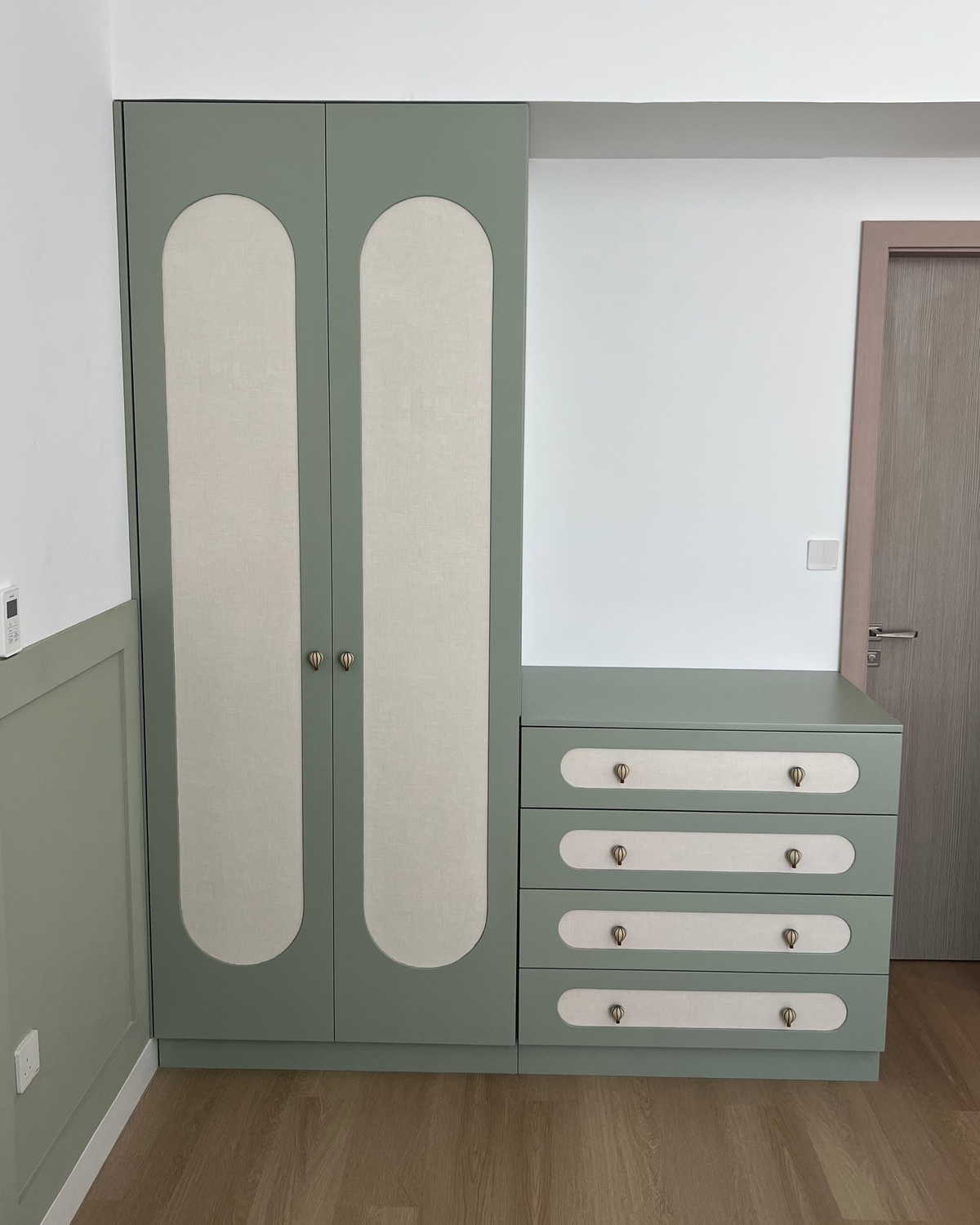 Little Manor Wardrobe And Drawer Set